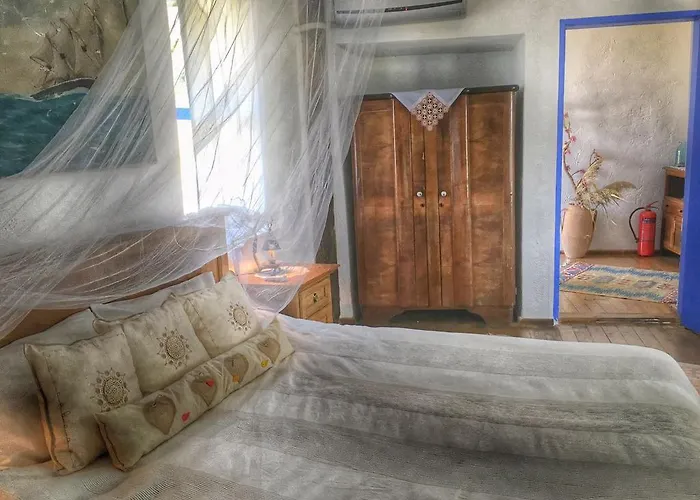 Pensión Dimitri Ada Evi & Restaurant 3*